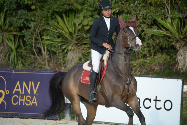 Andrea Guzzo Muniz Ferreira com Litchin Xangô foi uma das vencedores na categoria Cavalos Novos 8 anos