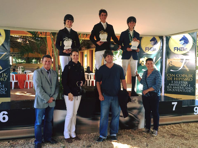 Isabela Piovesan honrou o CHSA com o vice-campeonato na categoria Junior; img: reprodução facebook FHBR