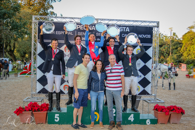 Comemoração no pódio do Paulista Senior Top