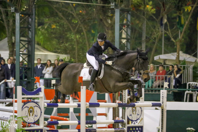 Livia e Estoril Cepel JL Sítio Chuin em salto espetacular