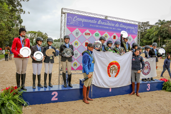 Comemoração no pódio da categoria Amazonas B com presença santamarense