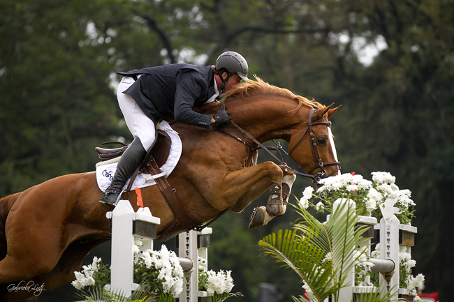 José Roberto Reynoso Fernandez Filho e Azrael rumo ao tri no GP CHSA em um dia chuvoso e iluminado