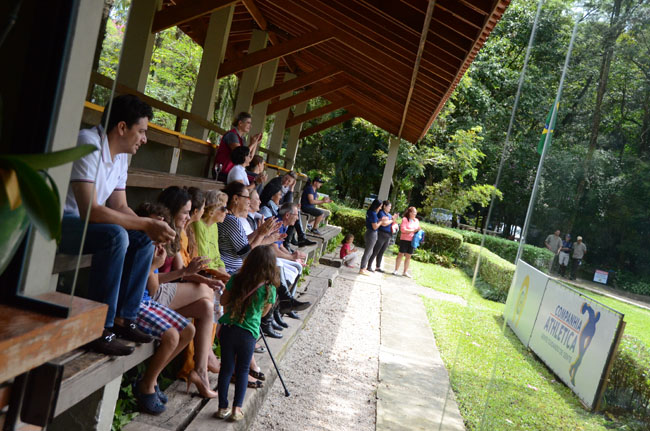 Merecidos aplausos para os concorrentes