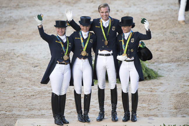 Alemães conquistam seu 13º ouro por equipes nos Jogos Olímpicos; img: Richard Juilliart / FEI