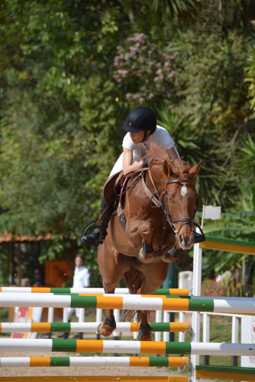 A santamarense Fabiana em belo salto com Irlanda das Umburanas