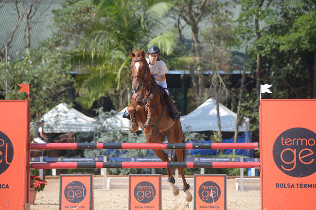 A campeã Mayara e Stain Corradino; img: Duílio Andrade