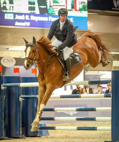 O incrível conjunto saltando para a vitória