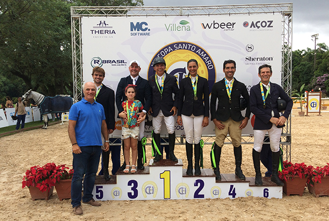 Francisco Mari, presidente do CHSA, com os vencedores do mini GP que fechou a 1ª Etapa da Copa Santo Amaro
