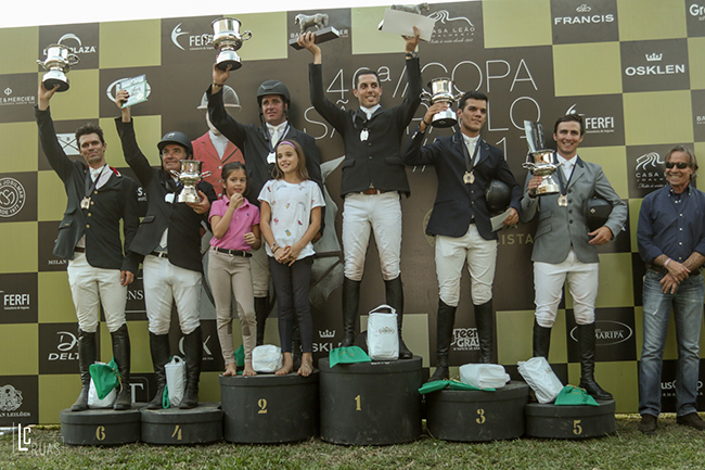Vencedores do 46º GP da Copa São Paulo festejam no pódio