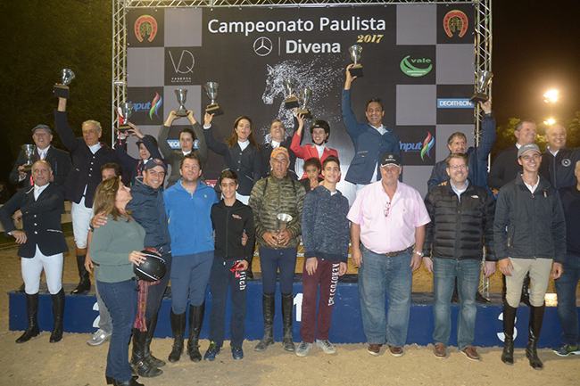 Pódio Master A: equipe metropolitana, ouro, Sociedade Hípica Paulista, prata e CHSA, bronze